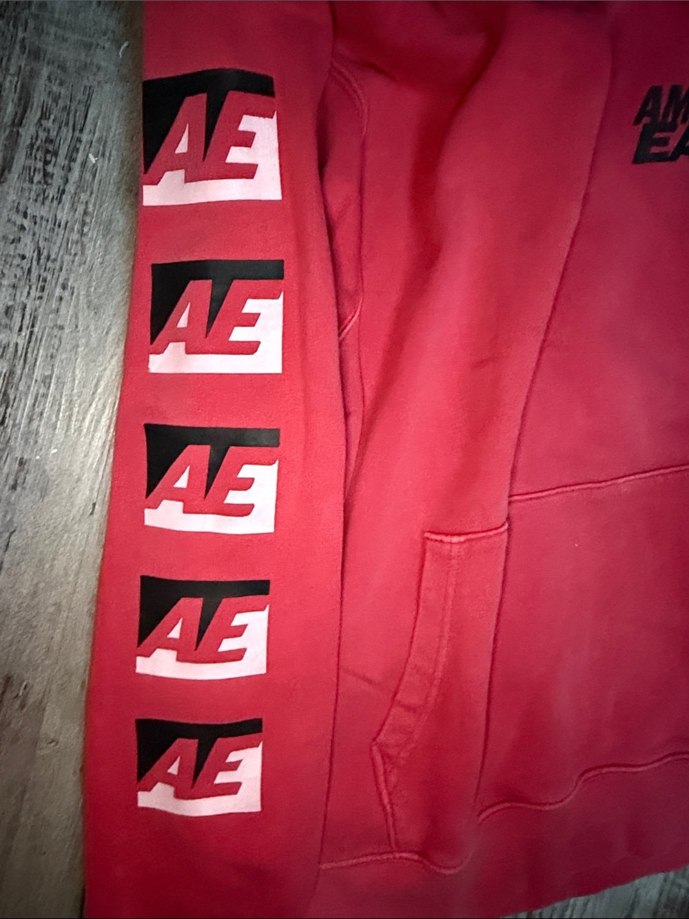 American Eagle Outfitters Red Graphic Pullover Hoodie for Men - Picture 4 of 7